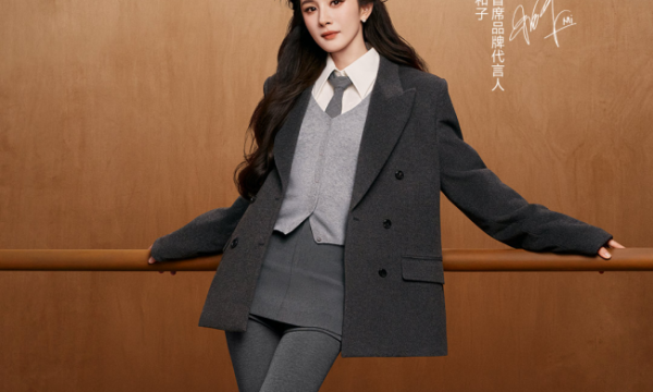 《杨幂演绎小野和子秋冬千金风，精致也可以很自在》